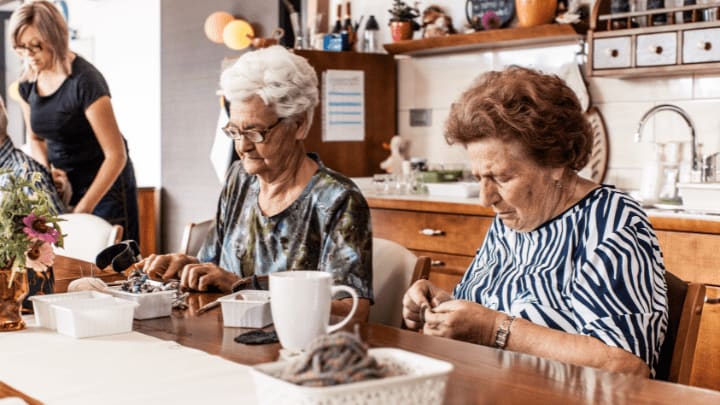 Sensational Holiday Fun In Oklahoma: Engaging Sensory Activities For Residents With Memory Loss 1 Image