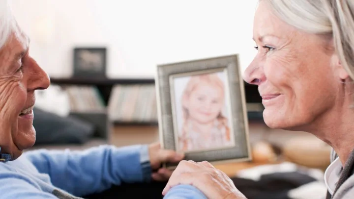 Memory Care Facilities: Honoring Dad'S Protective Spirit 1 Jun2026 Iris Edmond Blog 4 Pic 2 Qw8T02