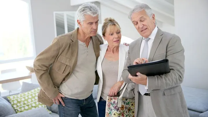 Tips For Touring Assisted Living And Memory Care Communities - Part 1 6 Touring Vs Visiting Senior Living Sinqij